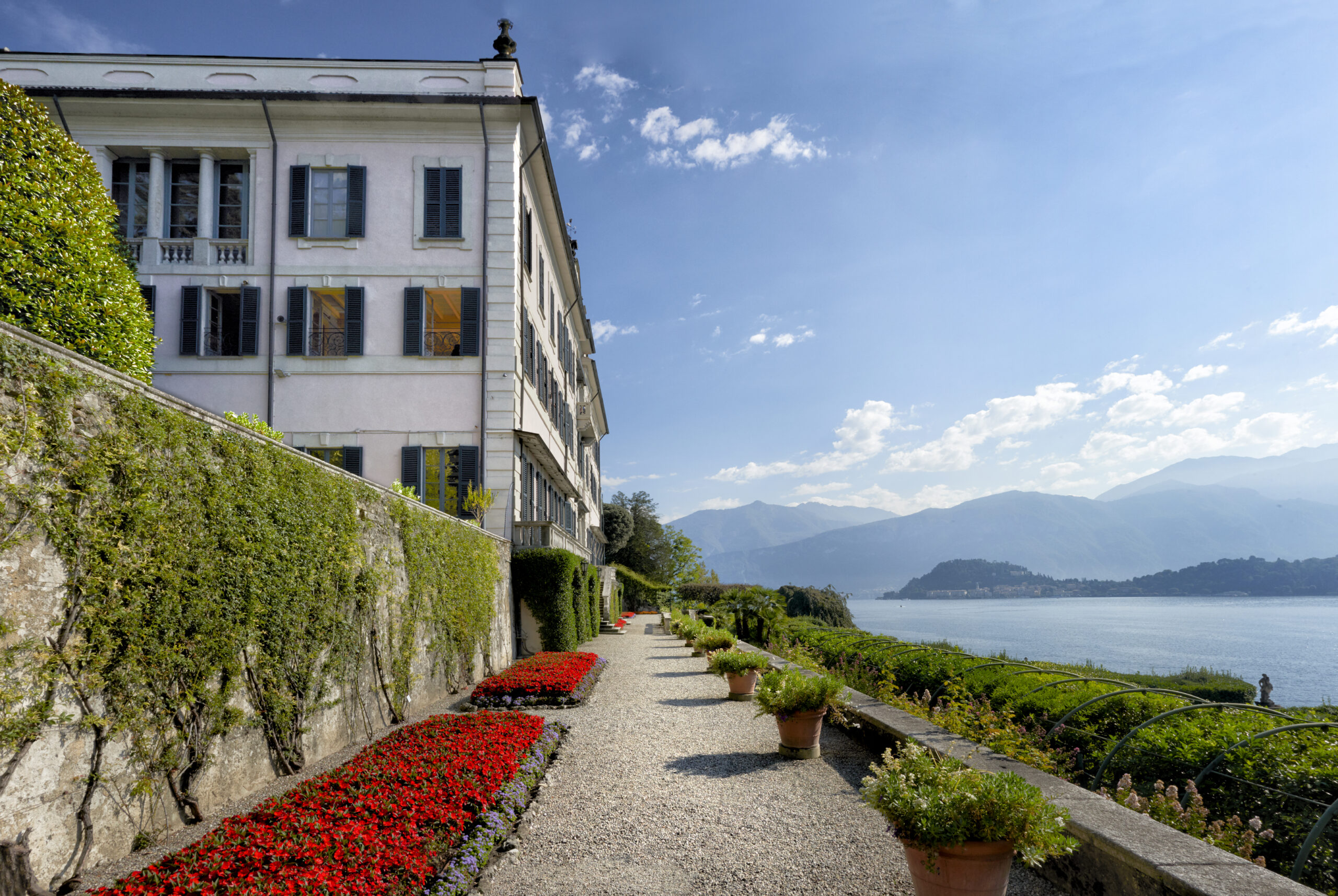 Villa_Side
